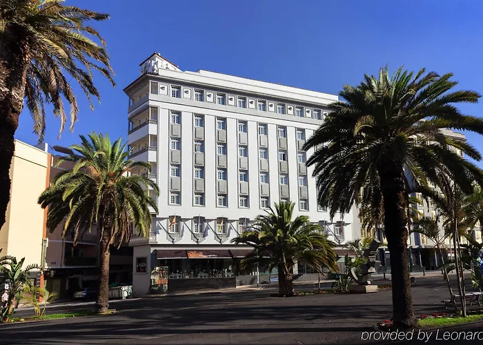 Occidental Santa Cruz Contemporáneo