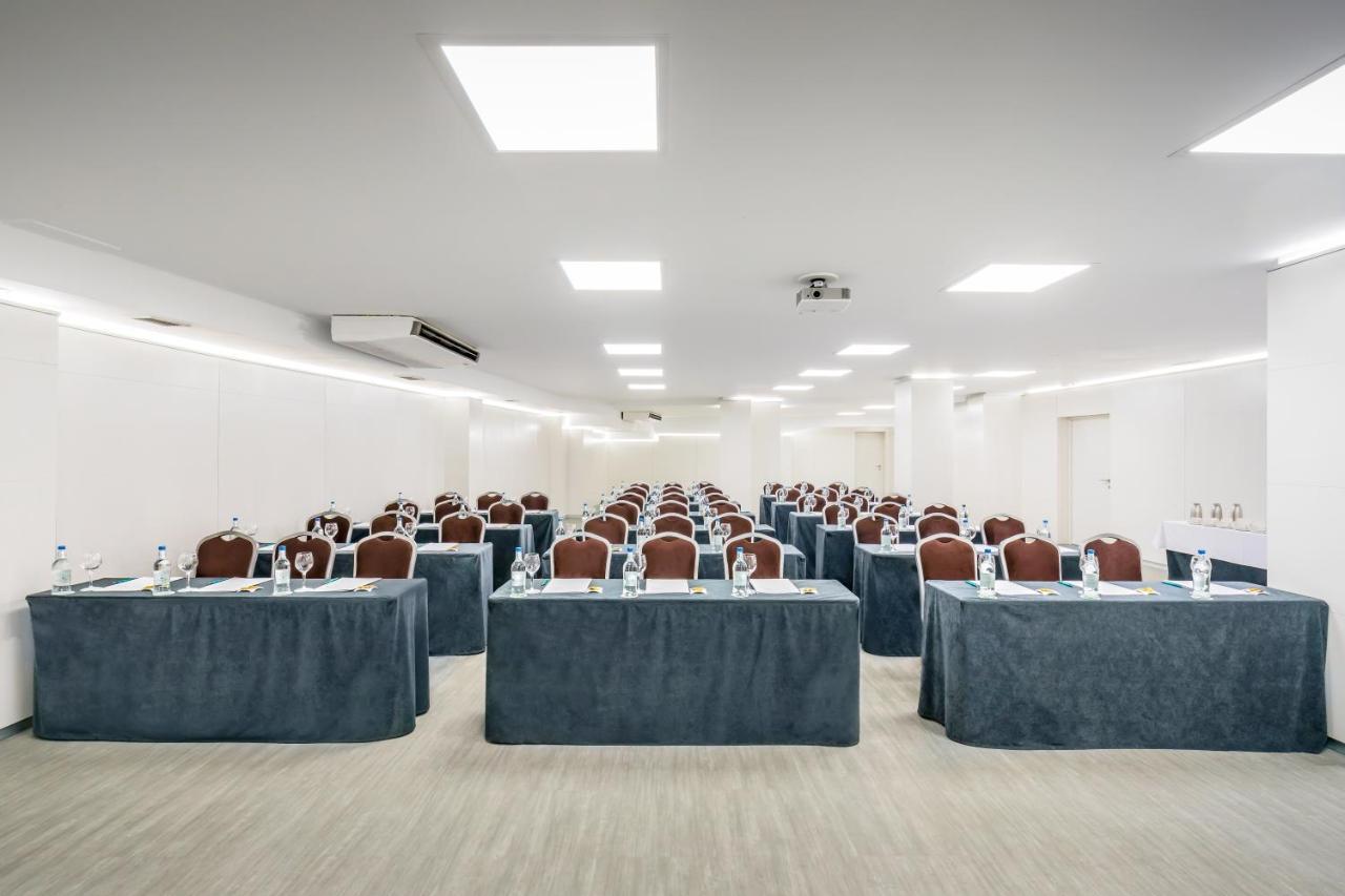 Occidental Cruz Contemporáneo 3*