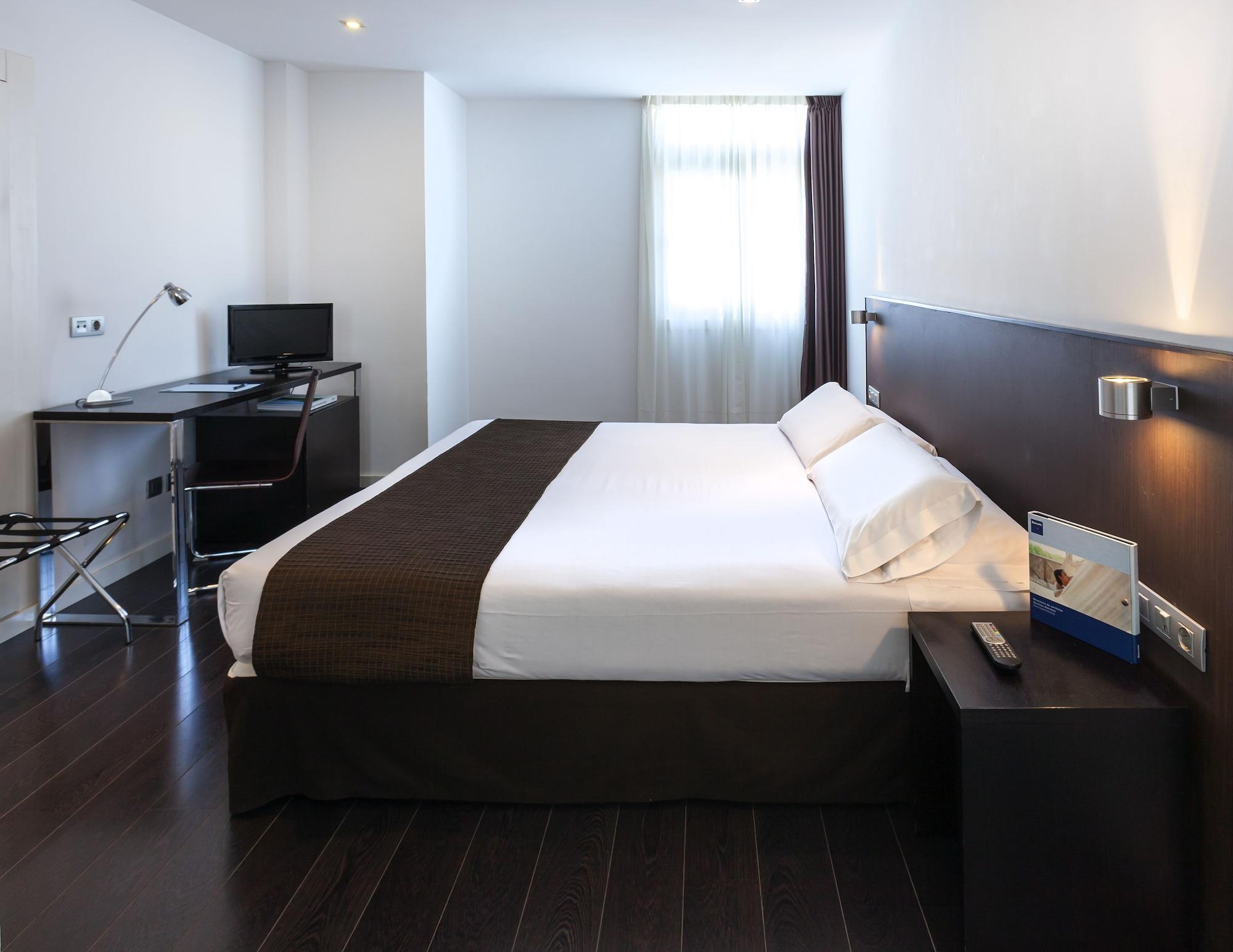 Occidental Cruz Contemporáneo Hotel